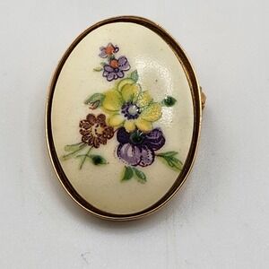 Vintage Floral Brooch Gold Tone Cream‎ Painted Flower Pin Costume Jewelry